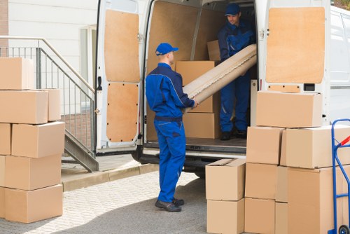 Mobile self storage unit delivered for Charing Cross homes and businesses